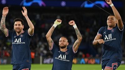 مفاجأة كبرى.. نجم باريس سان جيرمان يشعل الصراع بين ميلان وروما