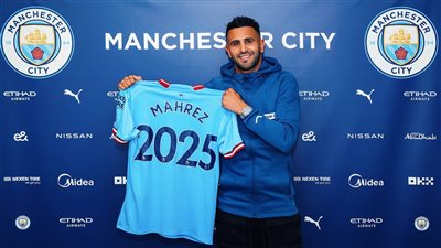 رسميًا.. مانشستر سيتي يُعلن تمديد عقده مع رياض محرز حتى 2025