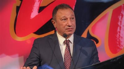  نجوم الزمن الجميل يلبون دعوة الخطيب للمشاركة في تواصل الأجيال.. وتفقد فرع الأهلي بالتجمع الخامس 