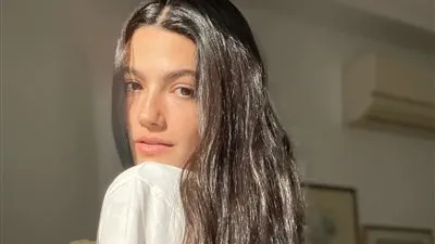 بفستان أصفر.. تارا عماد تخطف الأنظار في أحدث ظهور لها