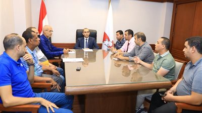 نائب محافظ سوهاج يترأس اجتماع اللجنة الفنية لمتابعة المراكز التكنولوجية