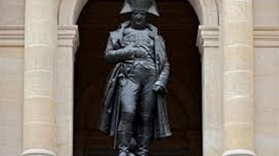 بعد زيارة بن زايد.. مالا تعرفه عن نصب نابليون بونابرت
