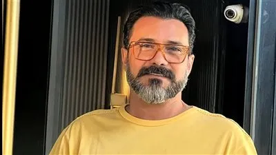 محمد رجب يشارك جمهوره بصورة جديدة من كواليس تصوير مسلسل 