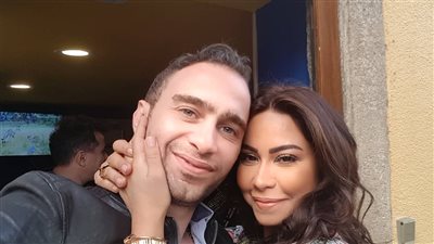 'كنت ربي ابنك قبل ما يعمل كدة'.. رواد السوشيال ميديا يهاجمون والد حسام حبيب