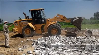 إزالة 21 حالة تعد وبناء مخالف في الدقهلية