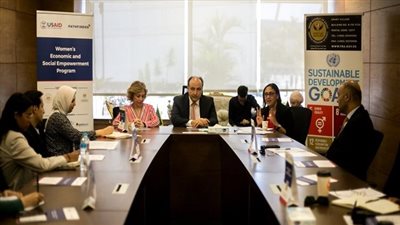 مائدة مستديرة في 