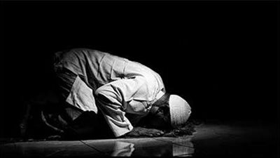 حكم وأجر صلاة الجمعة في البيت 