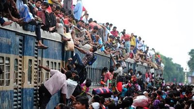 بنجلادش تحظر السفر على أسطح القطارات مهما كان السبب