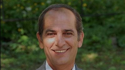 بينهم حمدي الوزير وهشام سليم.. تعرف على آخر التطورات الصحية لنجوم الفن