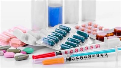 طبيب يحذر من استخدام المضادات الحيوية للأطفال.. لهذا السبب (فيديو)