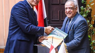 اتفاقية تعاون بين جامعة بنها وشركة متخصصة في صناعة التنمية المستدامة