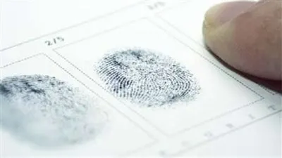 مفاجأة.. القبض على سيدة خلال محاولتها أخذ بصمة شقيقتها المتوفية