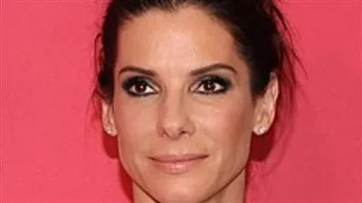 خانها زوجها وحصلت على جائزة الأوسكار.. ما لا تعرفه عن ساندرا بولوك