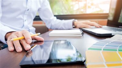 ما هي واجبات ومحظورات العامل بالقطاع الخاص؟.. قانون العمل يجيب