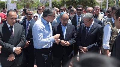 افتتاح المرحلة الرابعة والأخيرة من تطوير كورنيش النيل بالمنيا 