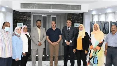 محافظ أسوان يهنئ نقابة العاملين بالديوان العام لفوزهم في الانتخابات (صور)