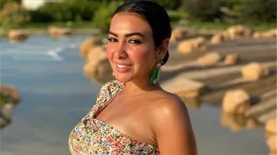 بإطلالة جريئة.. ميرهان حسين تثير إعجاب جمهورها 