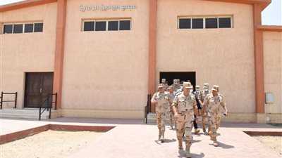 رئيس الأركان يتفقد عددا من مراكز التدريب ويمر على إحدى تشكيلات الدفاع الجوى