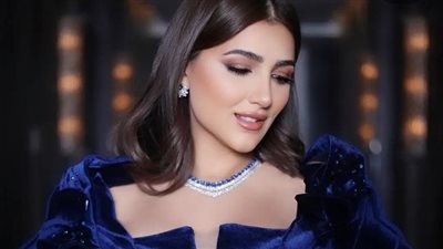 مي عمر تُشعل 