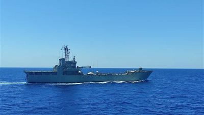 القوات البحرية المصرية واليونانية تنفذان تدريبا عابرا بنطاق الأسطول الشمالى 