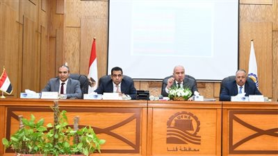 سكرتير عام قنا يترأس اجتماعا لبحث تنفيذ الموجة الـ 20 لإزالة التعديات