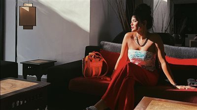 بإطلالة صيفية.. أسماء جلال تتألق بأحدث ظهور لها 