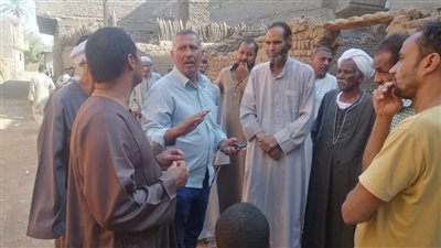 رئيس قوص بقنا يزور نجعي محرم وقاسم للتاكد من وصول المياه 