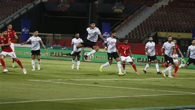 التعادل السلبي يفرض كلمته على الشوط الأول من مباراة الأهلي وفاركو