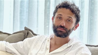 كندة ابنة الفنان كريم محمود عبدالعزيز توجه رسالة حب لوالدتها