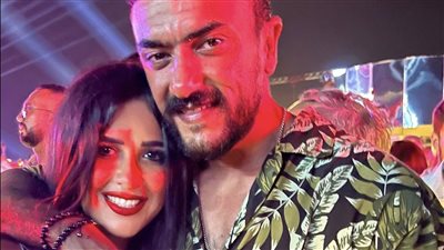 برفقة زوجها وأصدقائها.. ياسمين عبدالعزيز تتألق بأحدث ظهور لها 