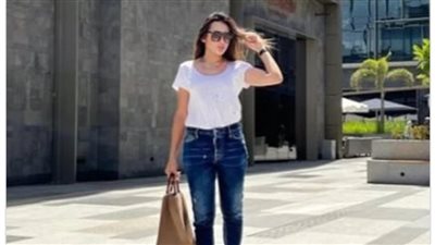 شاهد.. ساندي توجه رسالة للفنان محمد كريم عبر 