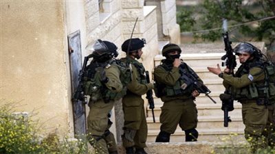 الاحتلال يتوغل في أراضي المواطنين المحاذية للجدار الأمني