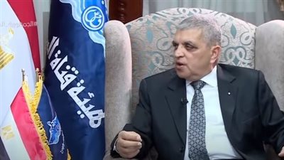 أسامة ربيع: قناة السويس في تطور مستمر.. وتقوم بزيادة العمق