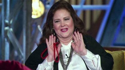 فى ذكري وفاتها.. تعرف على سر السبحة التي كانت تظهر بها دلال عبد العزيز دائمًا 