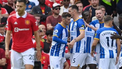 مويبو نجم برايتون يعلن اعتزاله بسبب مشكلة في القلب