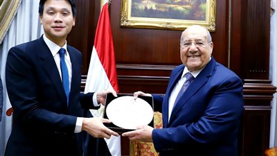 رئيس مجلس الشيوخ يلتقي سفير كوريا الجنوبية بالقاهرة 