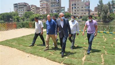 محافظ القليوبية يتفقد طريق أعمال تطوير خط 12