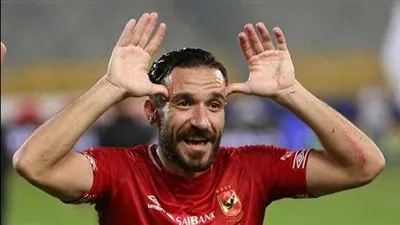صفقة كبرى.. الأهلي يضع بديل معلول على طاولة سواريش