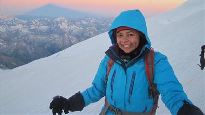أول مصرية تصعد إلى أعلى قمم أوروبا: أتسلق الجبال منذ 13 عاما (فيديو)