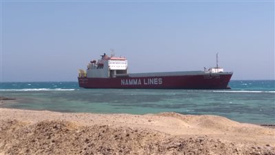 عاجل.. جنوح سفينة بترول بقناة السويس