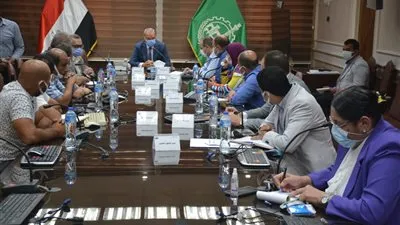 محافظ القليوبية يناقش أعمال تطوير المرحلة الثانية من شارع فريد ندا 