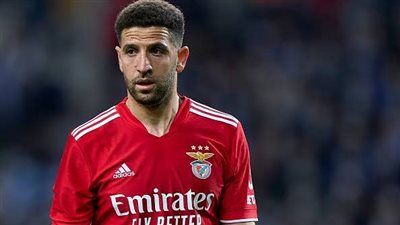 المغربي عادل تاعرابت يقترب من الانضمام للنصر السعودي