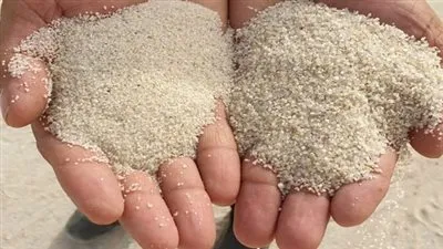 صاحب شركة إلكترونيات: حبة الرمل البيضاء الواحدة يصل سعرها لـ 500 دولار ( فيديو)