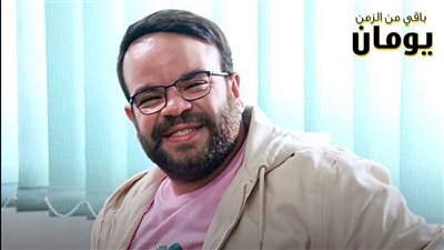 محمد عبد الرحمن على السجادة الحمراء في العرض الخاص لفيلمه 