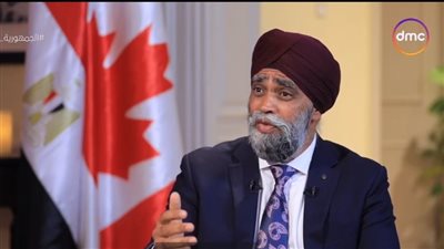 وزير التنمية الكندي: 