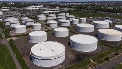  أمريكا تكشف عن مفاجأة صادمة بشأن مخزوناتها من النفط والبنزين 