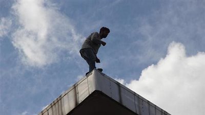 مصرع شاب عقب سقوطه من أعلى عقار بعين شمس 