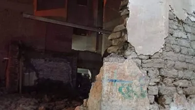 لجنة المنشآت الآيلة للسقوط: عقار آيل للسقوط بجوار دار المناسبات المنهار ببنها