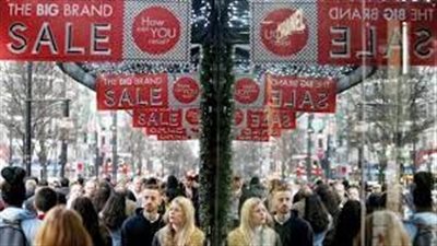 تراجع ثقة المستهلك في بريطانيا إلى أدنى معدلاتها منذ 48 عاما