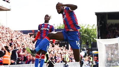 الدوري الإنجليزي| كريستال بالاس يتخطى أستون فيلا.. وليستر سيتي يسقط أمام ساوثهامبتون